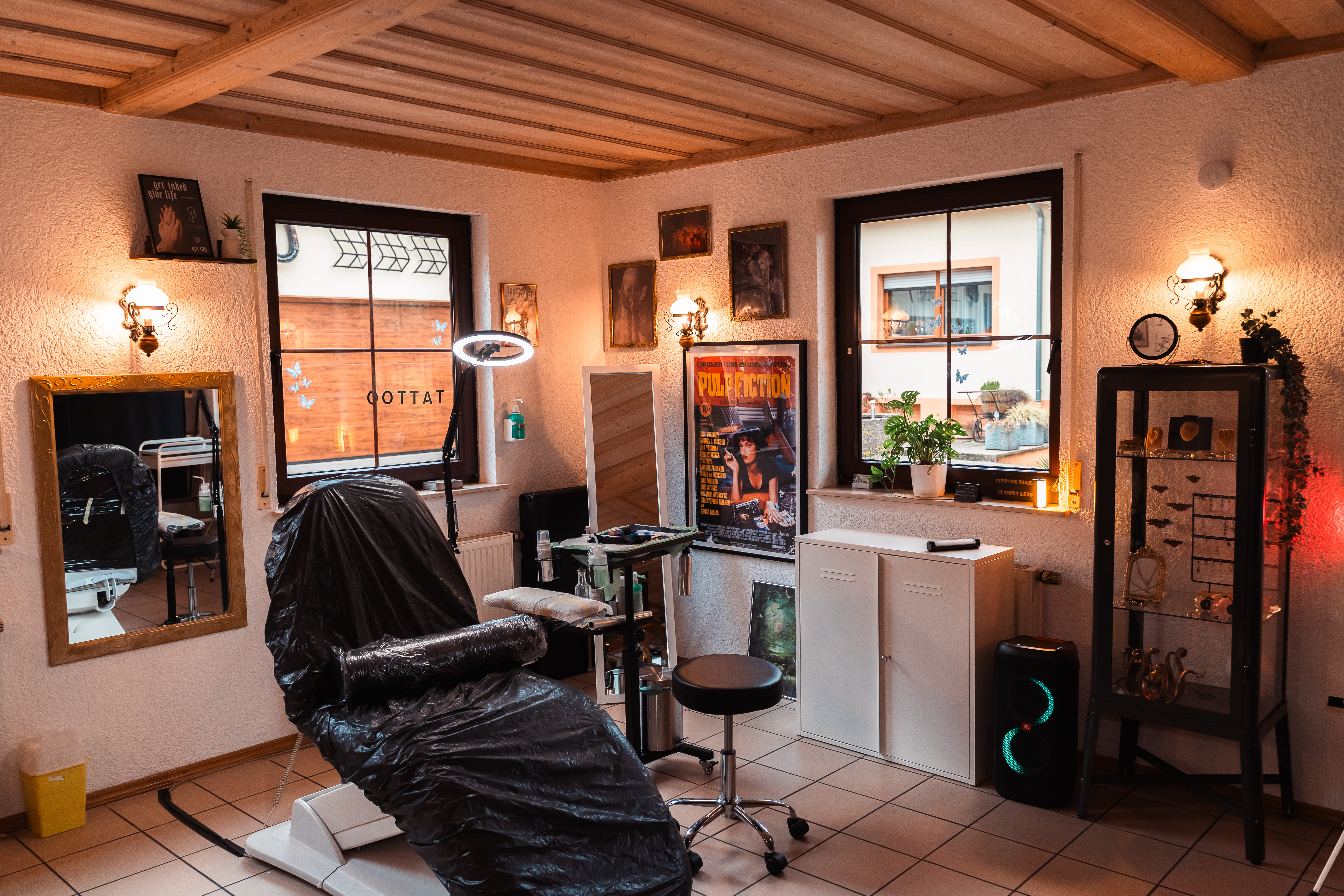 Studio Header (Platzhalter)